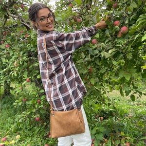 Meet your Posher, Claudia